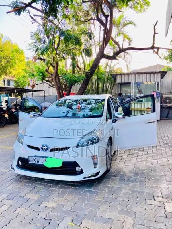 Toyota Prius 2012 Car (Used)