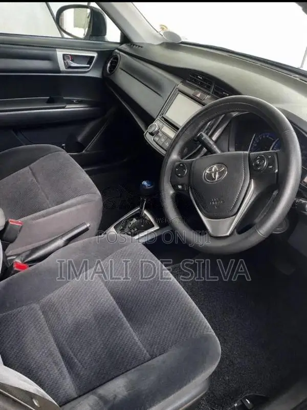 Toyota Axio 2013 Car (Used)