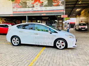 Toyota Prius 2012 Car (Used)