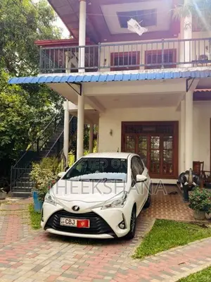 Toyota Vitz 2019 Car (Used)