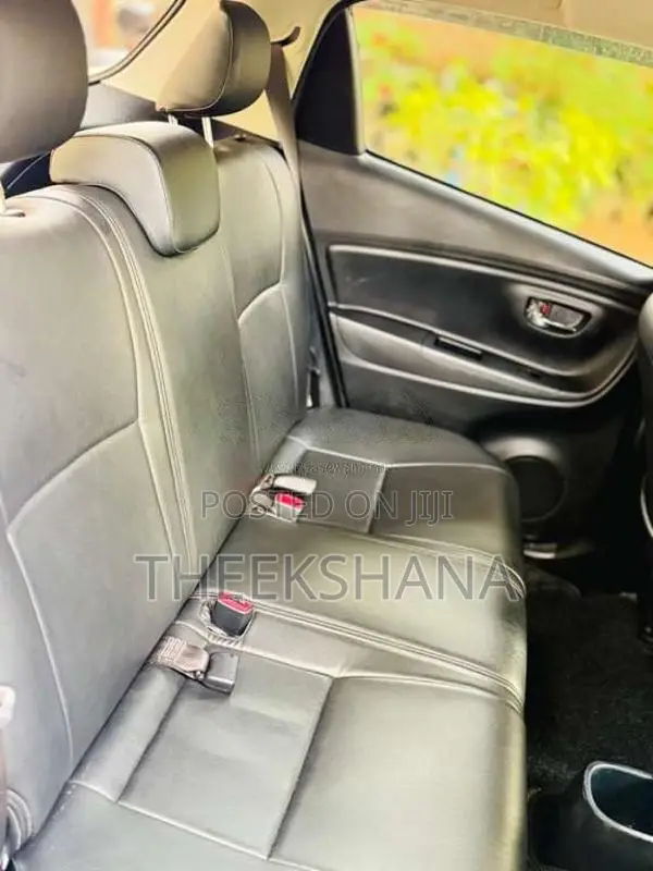 Toyota Vitz 2019 Car (Used)