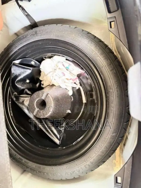 Toyota Vitz 2019 Car (Used)