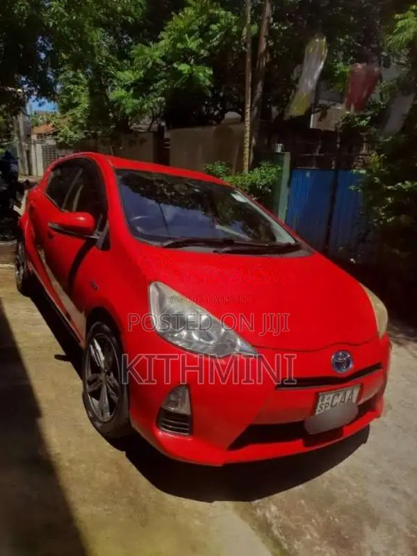 Toyota Aqua G Grade 2014 Car (Used)