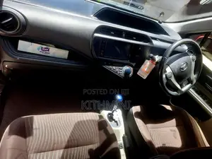 Toyota Aqua G Grade 2014 Car (Used)