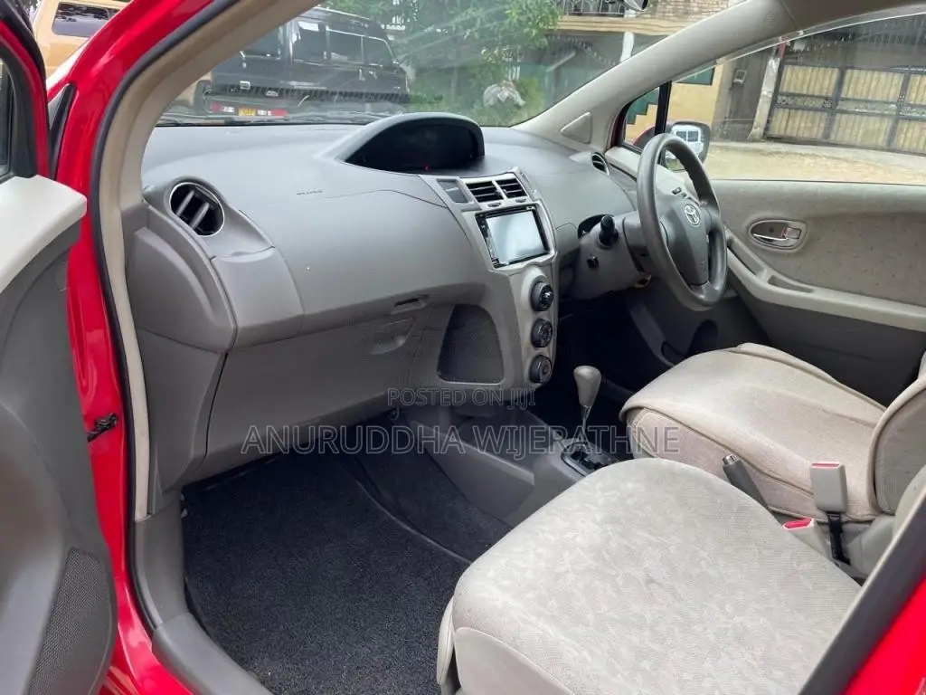 Toyota Vitz 2008 Car (Used)
