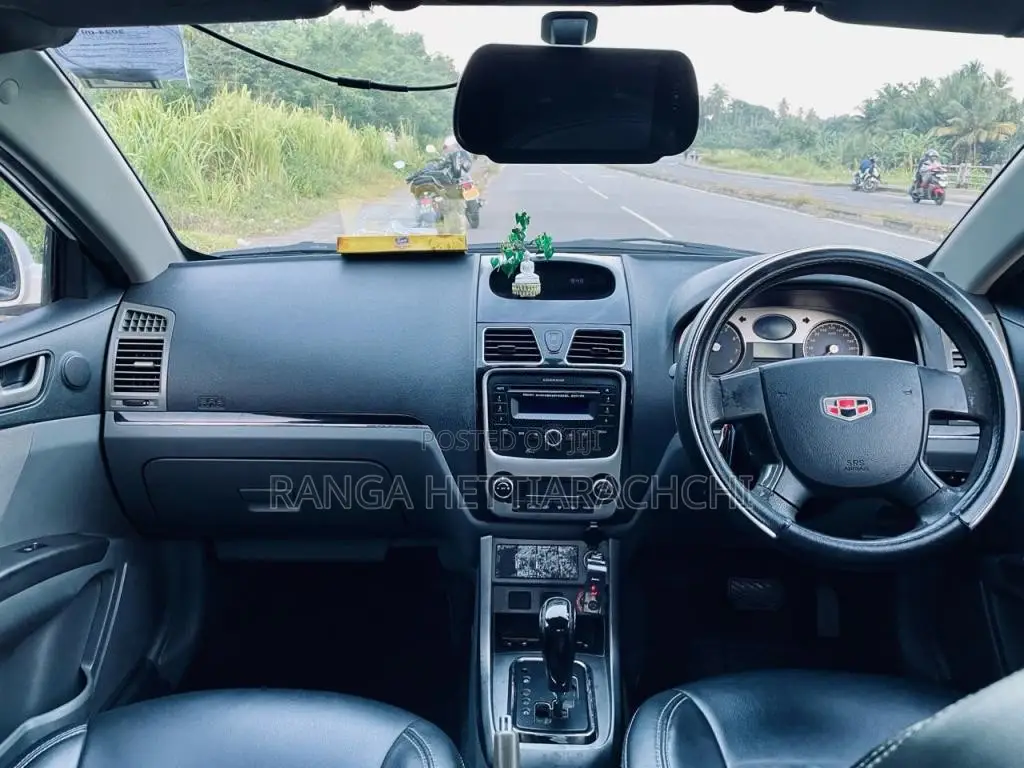 Micro Emgrand 7 2016 Car (Used)