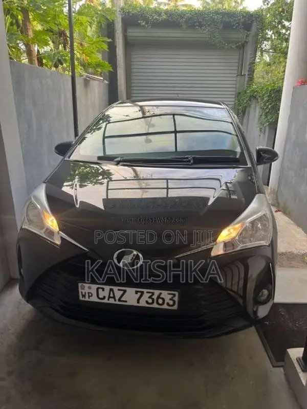Toyota Vitz 2018 Car (Used)