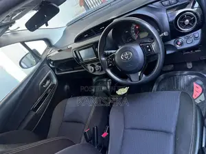 Toyota Vitz 2018 Car (Used)