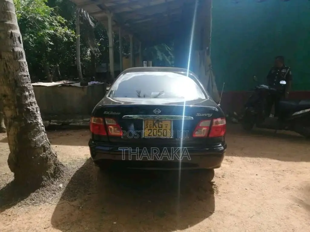 Nissan Sunny 2002 Car (Used)