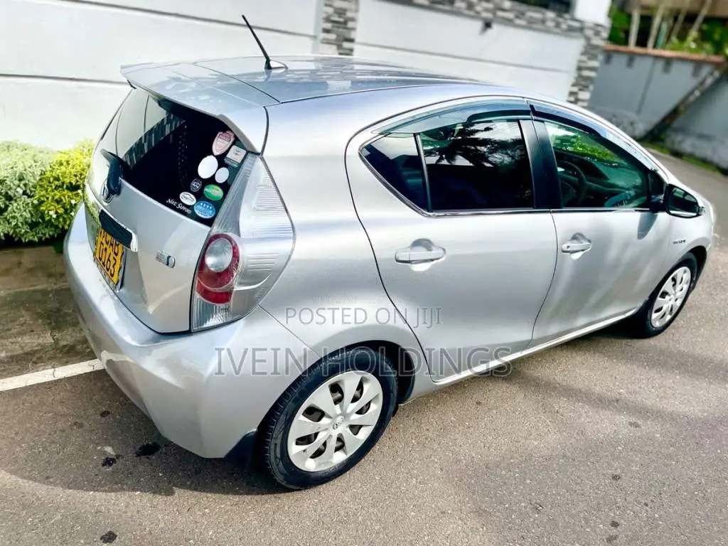 Toyota Aqua 2013 Car (Used)