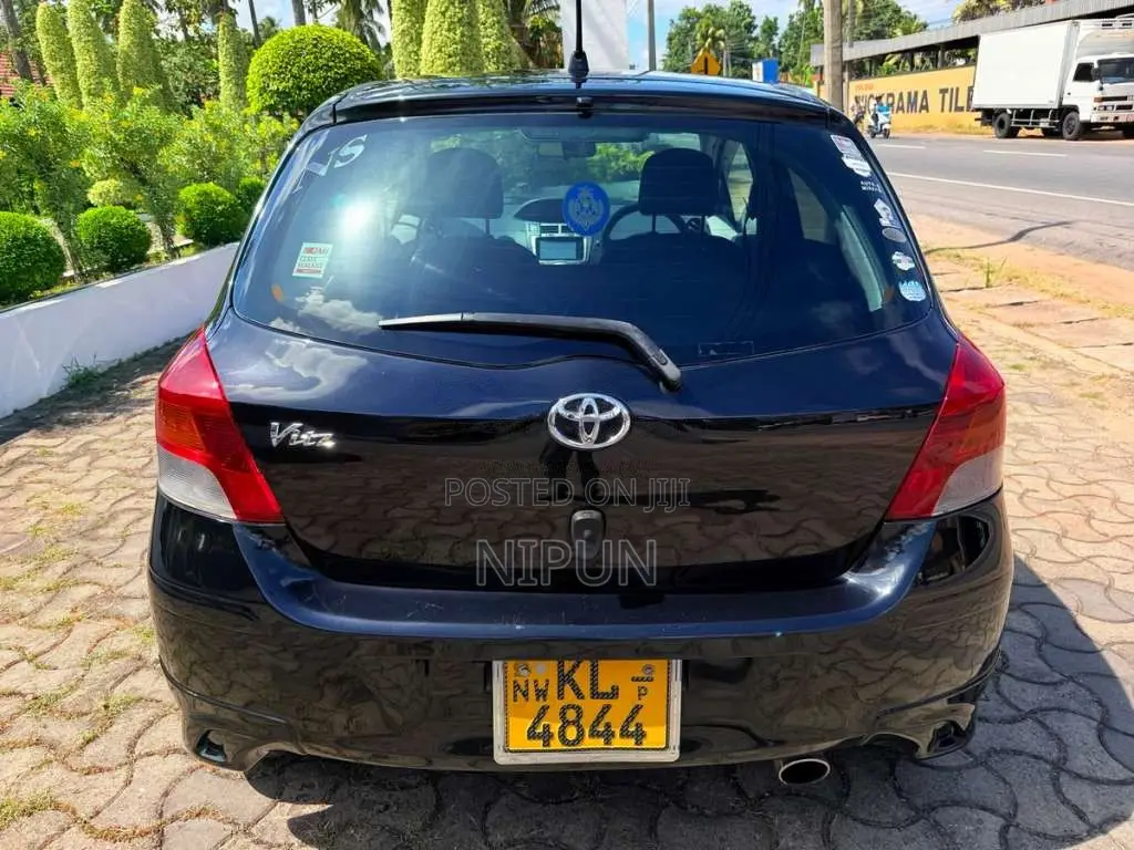 Toyota Vitz 2007 Car (Used)