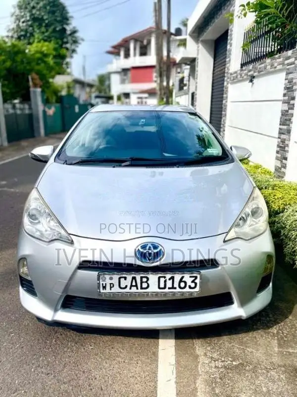 Toyota Aqua 2013 Car (Used)