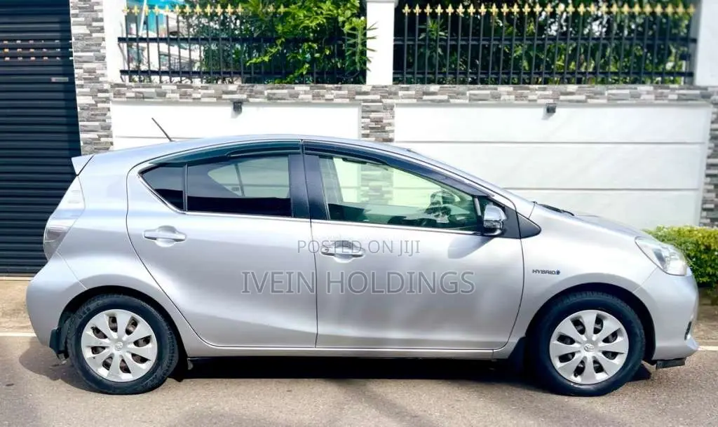 Toyota Aqua 2013 Car (Used)