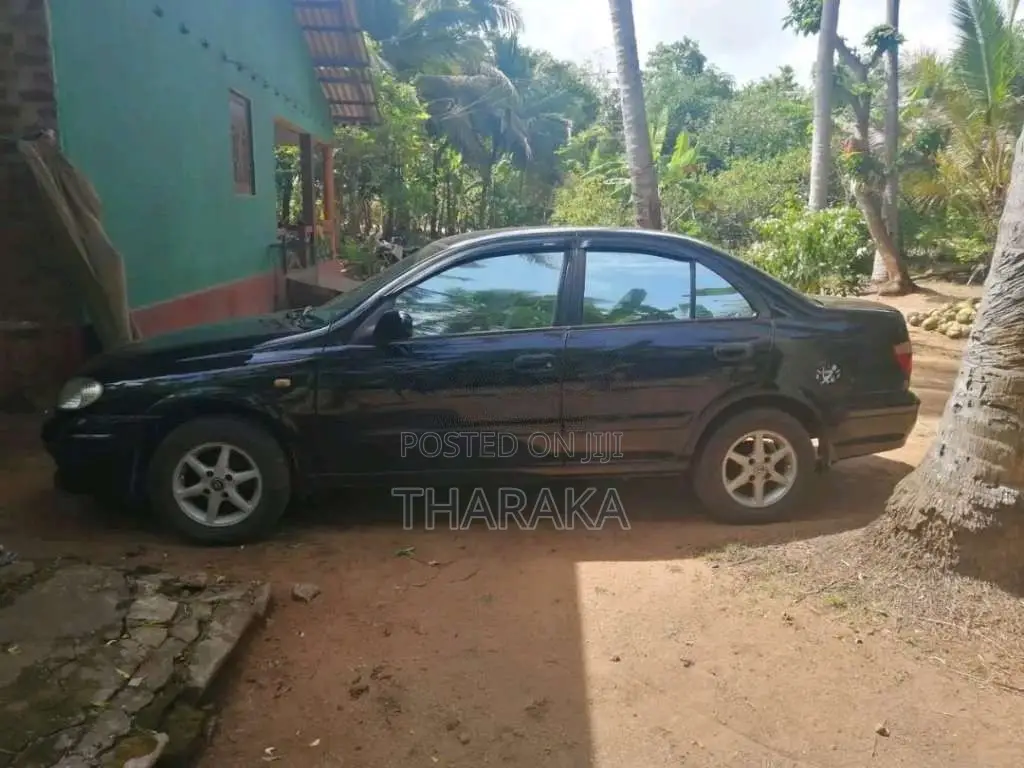 Nissan Sunny 2002 Car (Used)