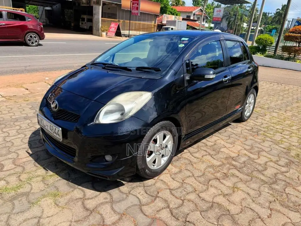 Toyota Vitz 2007 Car (Used)