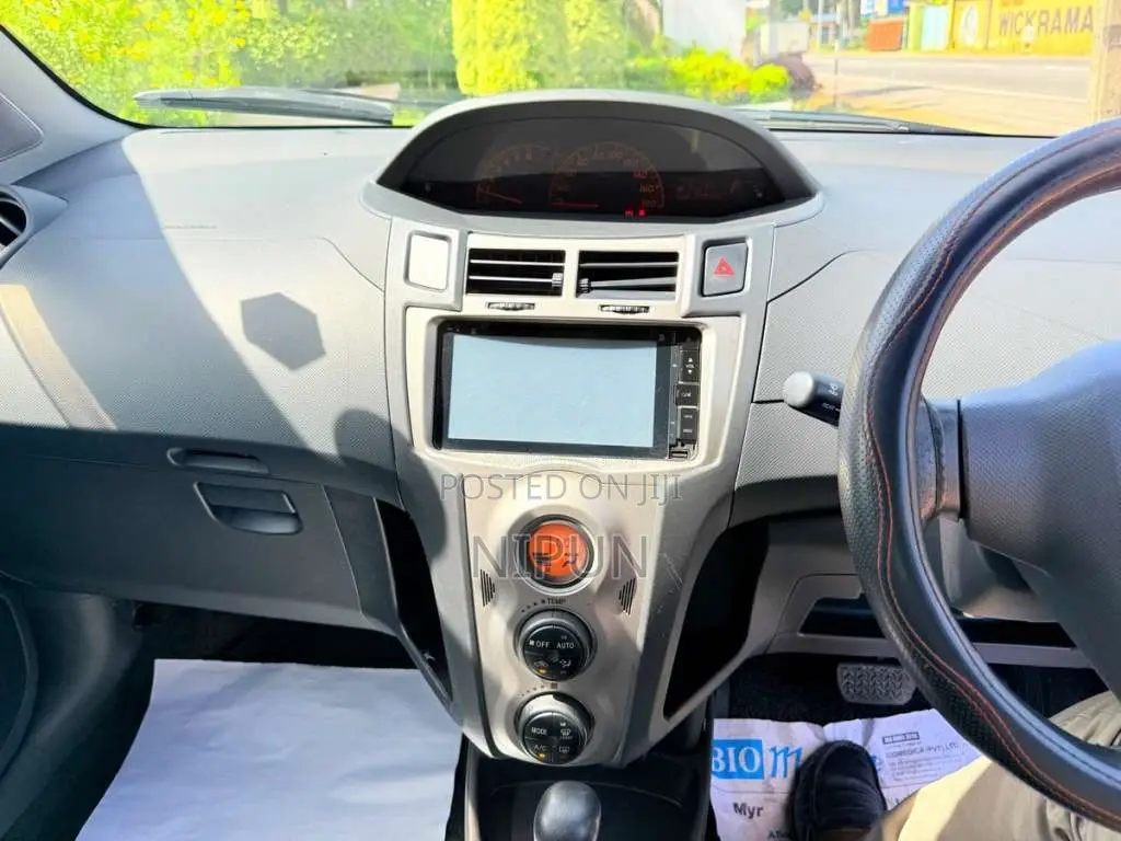 Toyota Vitz 2007 Car (Used)