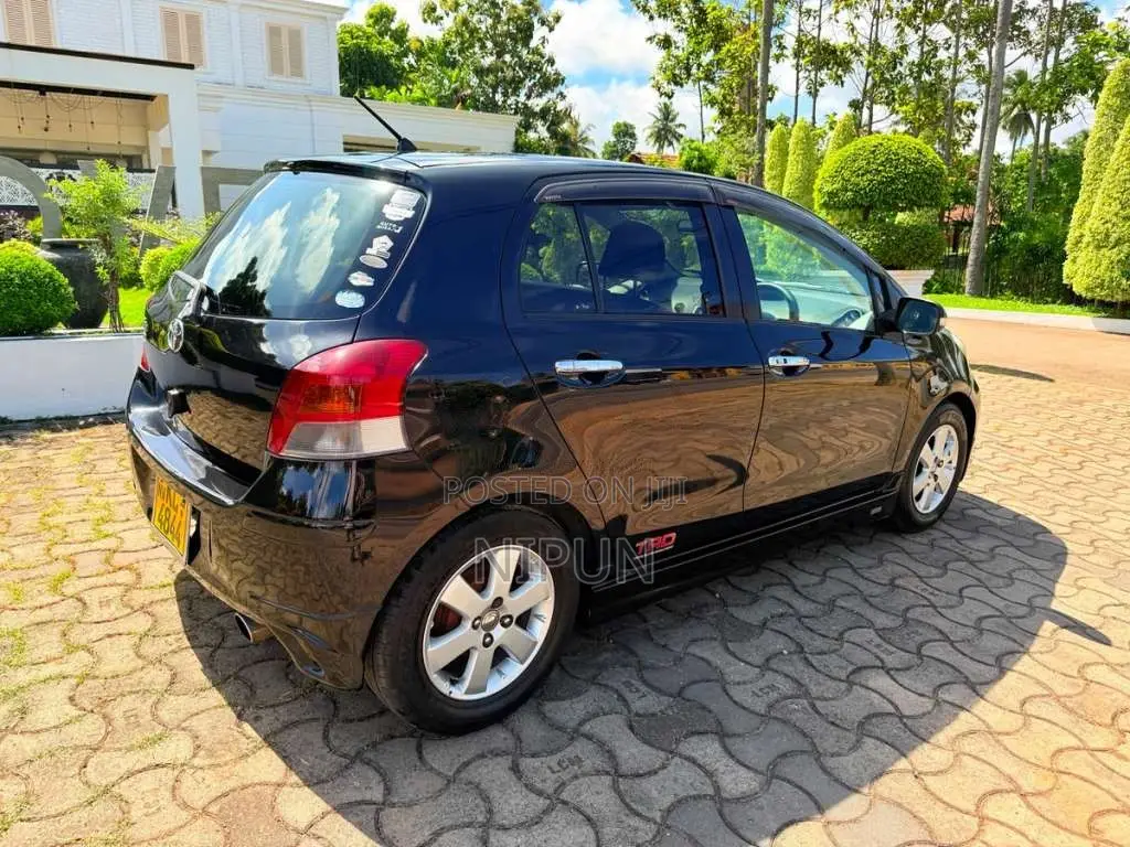 Toyota Vitz 2007 Car (Used)