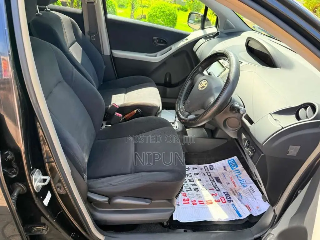 Toyota Vitz 2007 Car (Used)