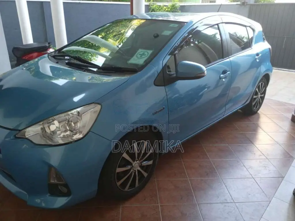 Toyota Aqua 2014 Car (Used)