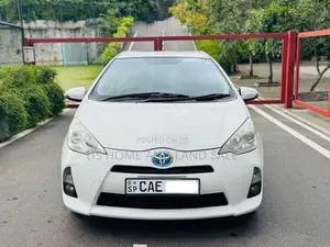 Toyota Aqua 2014 Car (Used)