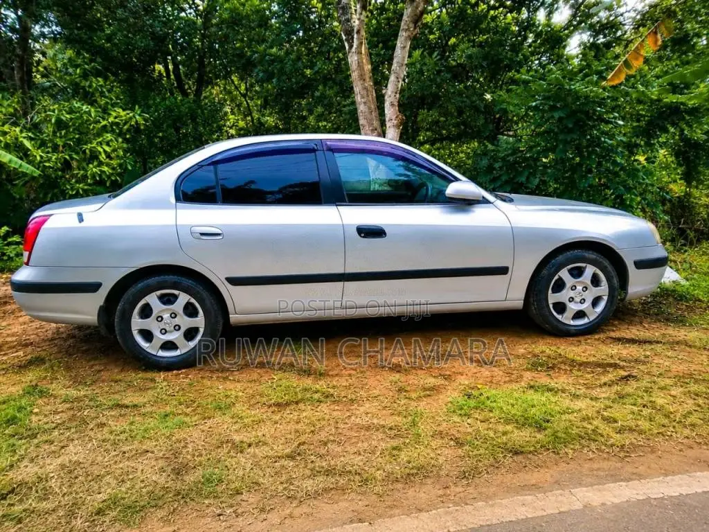 Hyundai Elantra 2000 Car (Used)
