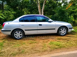 Hyundai Elantra 2000 Car (Used)