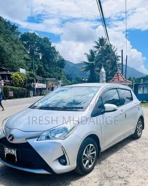 Toyota Vitz 2017 Car (Used)