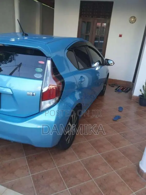 Toyota Aqua 2014 Car (Used)