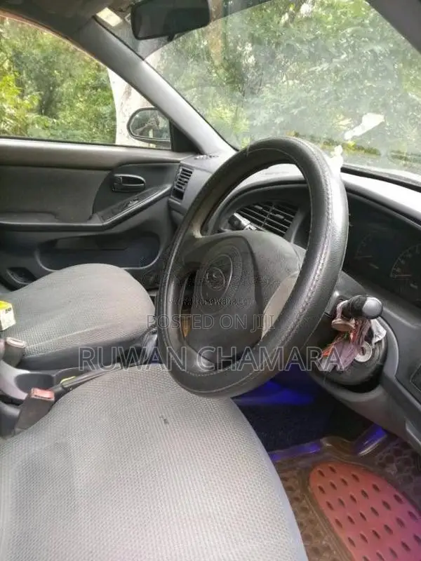 Hyundai Elantra 2000 Car (Used)