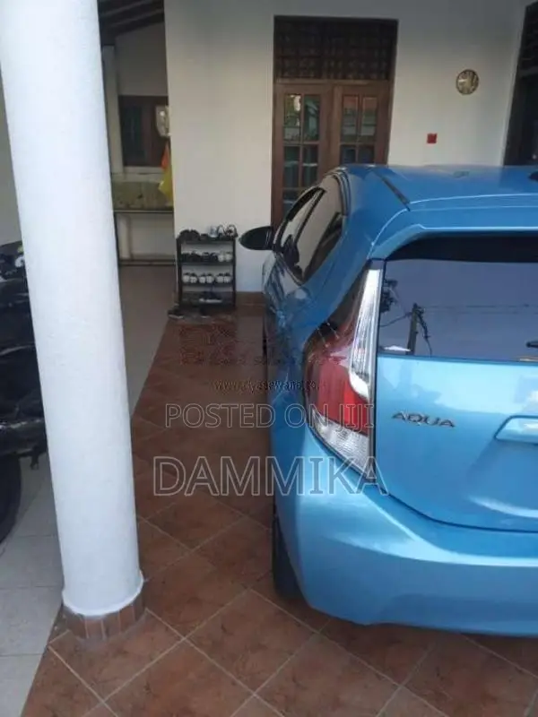 Toyota Aqua 2014 Car (Used)