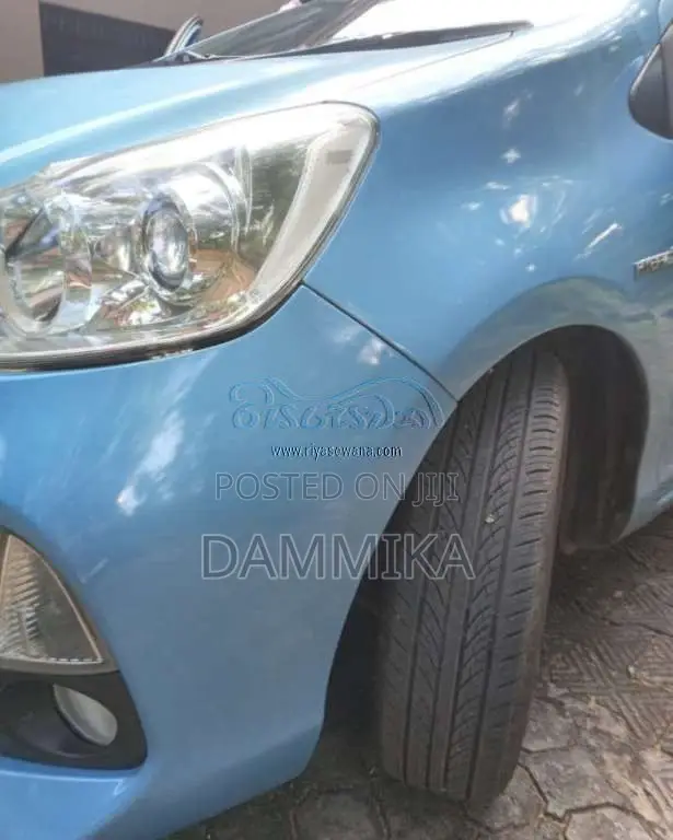Toyota Aqua 2014 Car (Used)