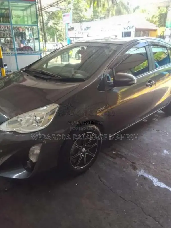 Toyota Aqua 2015 Car (Used)