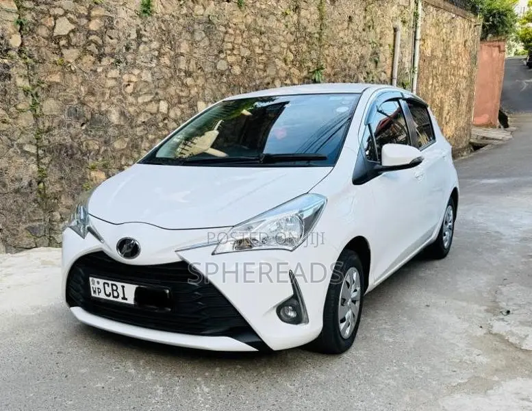 Toyota Vitz 2018 Car (Used)