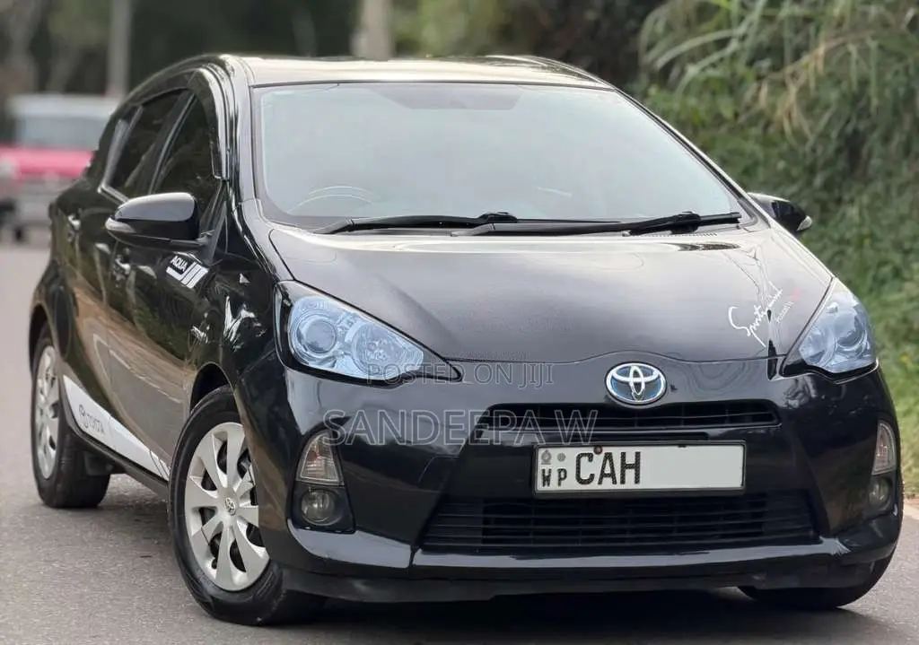 Toyota Aqua 2013 Car (Used)