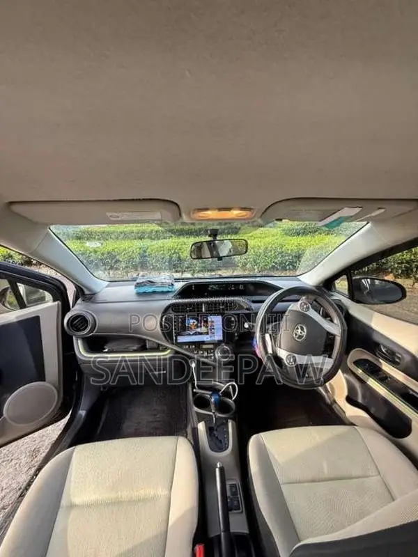 Toyota Aqua 2013 Car (Used)