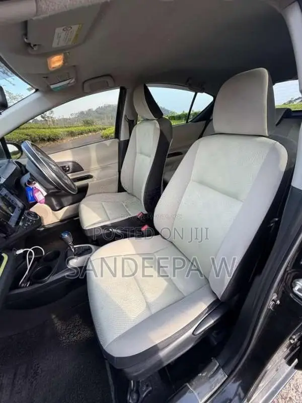 Toyota Aqua 2013 Car (Used)