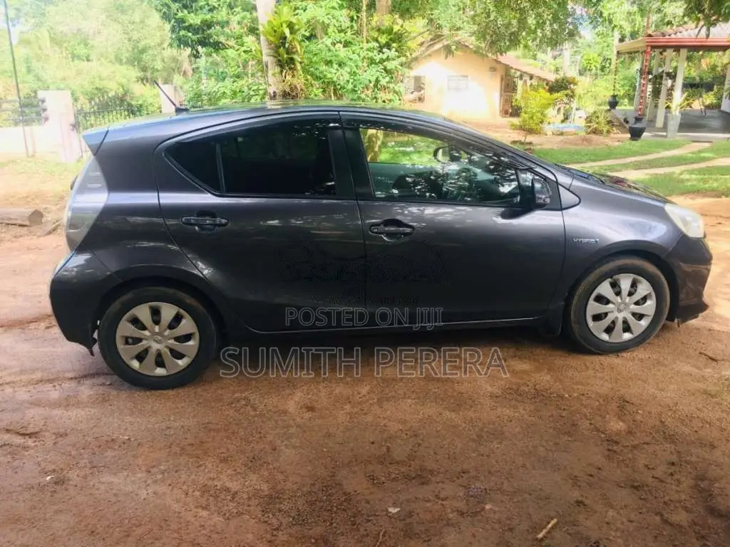 Toyota Aqua 2013 Car (Used)