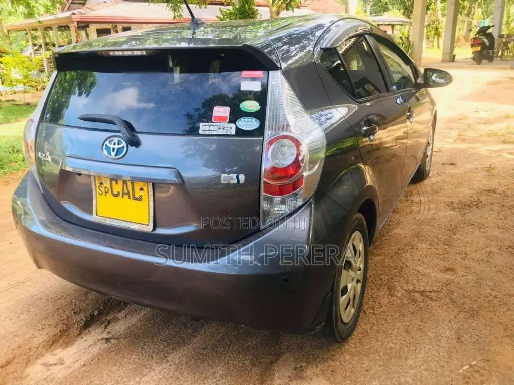 Toyota Aqua 2013 Car (Used)