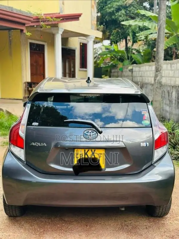 Toyota Aqua G Grade 2012 Car (Used)