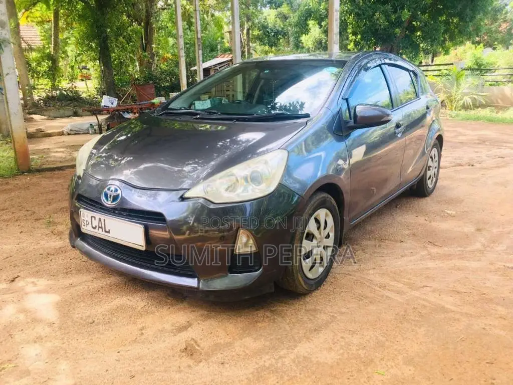Toyota Aqua 2013 Car (Used)