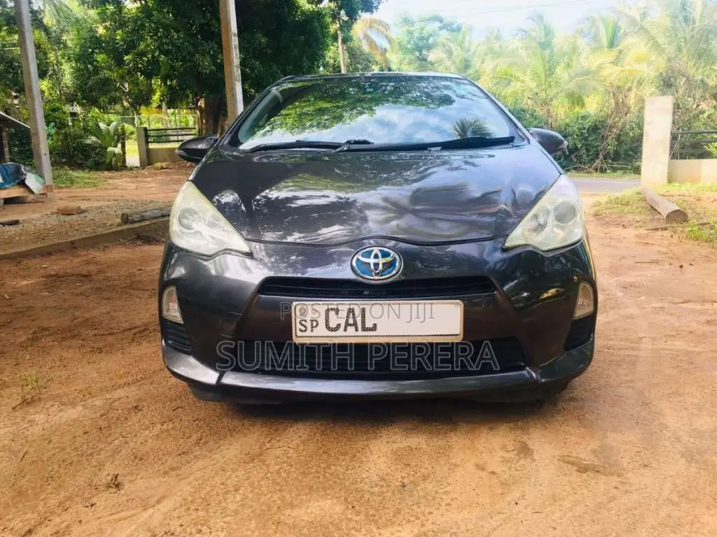 Toyota Aqua 2013 Car (Used)