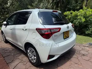 Toyota Vitz 2017 Car (Used)