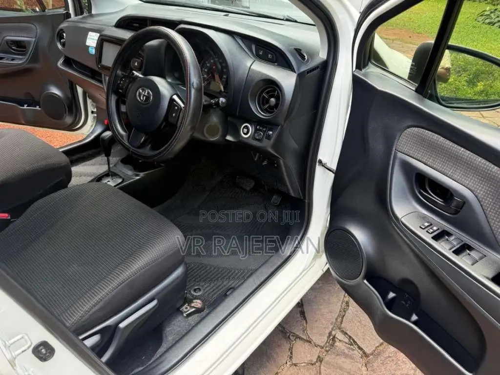 Toyota Vitz 2017 Car (Used)