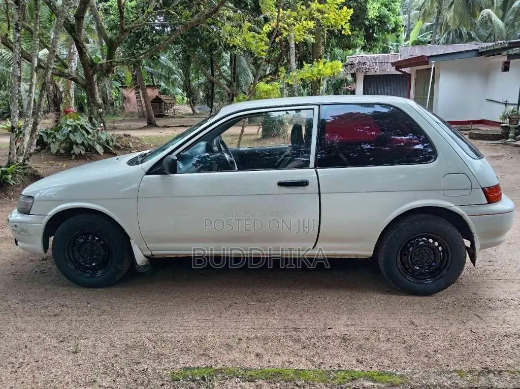 Toyota Corsa NL40 WINDY 1992 Car (Used)