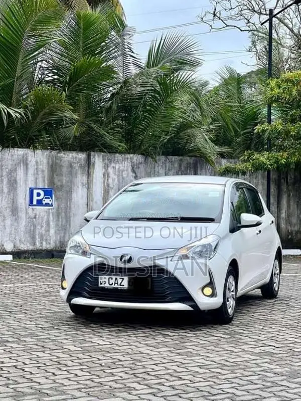Toyota Vitz 2018 Car (Used)