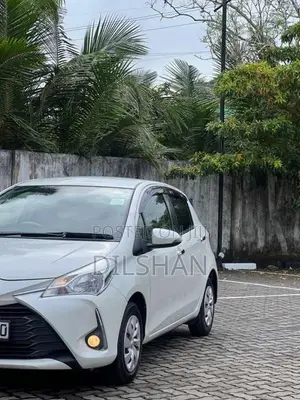 Toyota Vitz 2018 Car (Used)