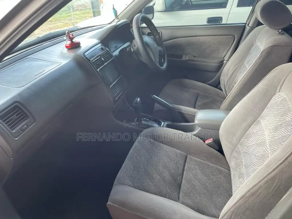 Toyota Corona 2001 Car (Used)