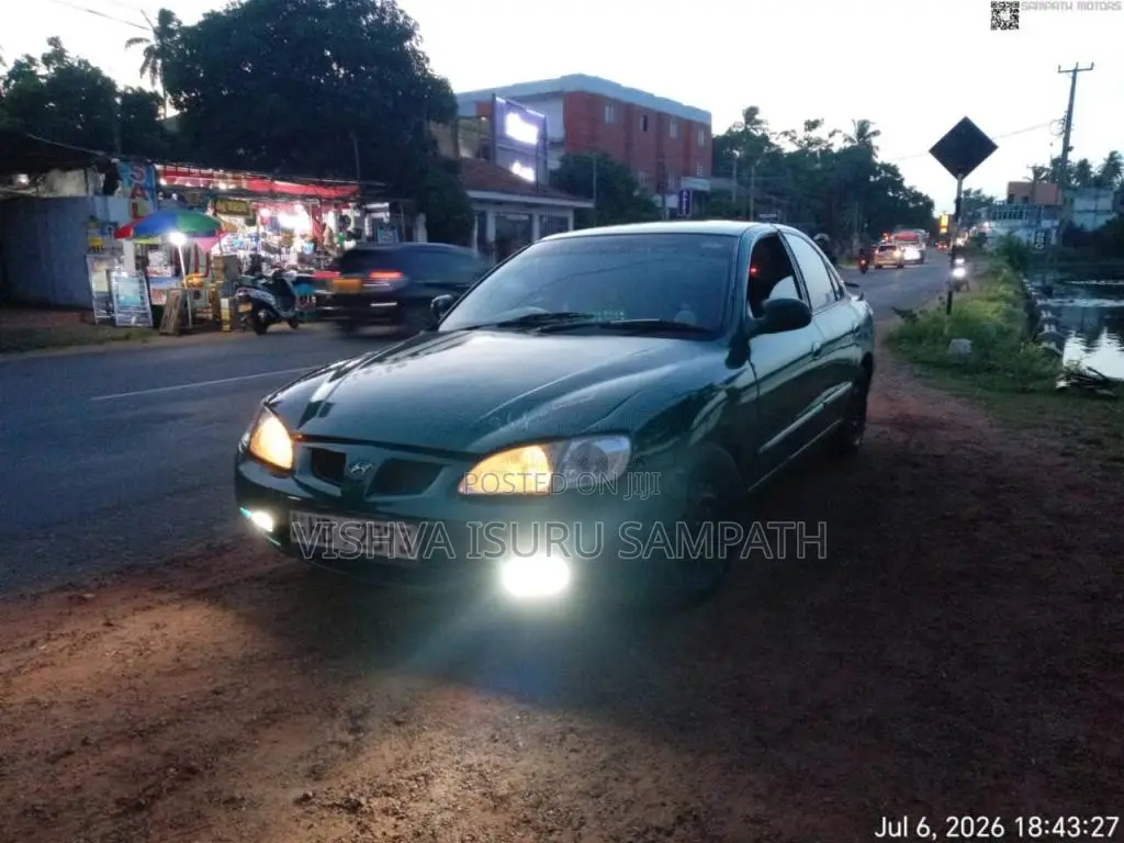 Hyundai Elantra 2000 Car (Used)