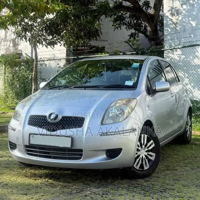 Toyota Vitz 2007 Car (Used)