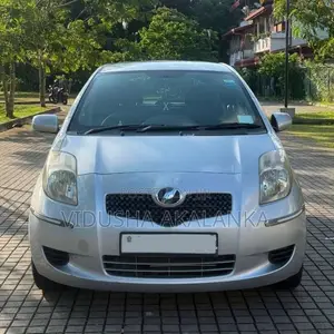 Toyota Vitz 2007 Car (Used)